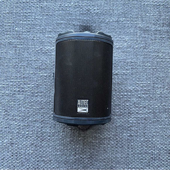 New! Altec Lansing HydraMotion Everything Proof Bluetooth Speaker - Picture 8 of 16
